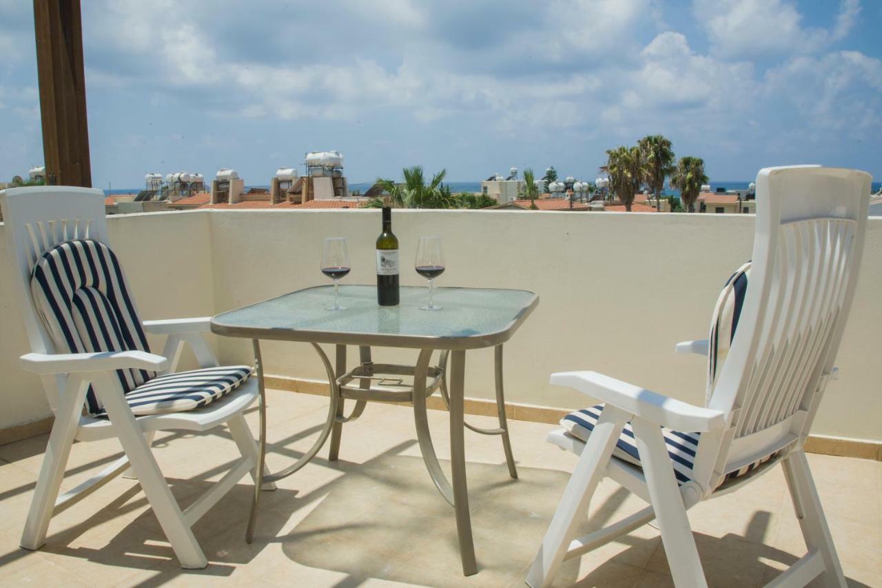 The Paradise Townhouses By Taimoura Paphos Extérieur photo