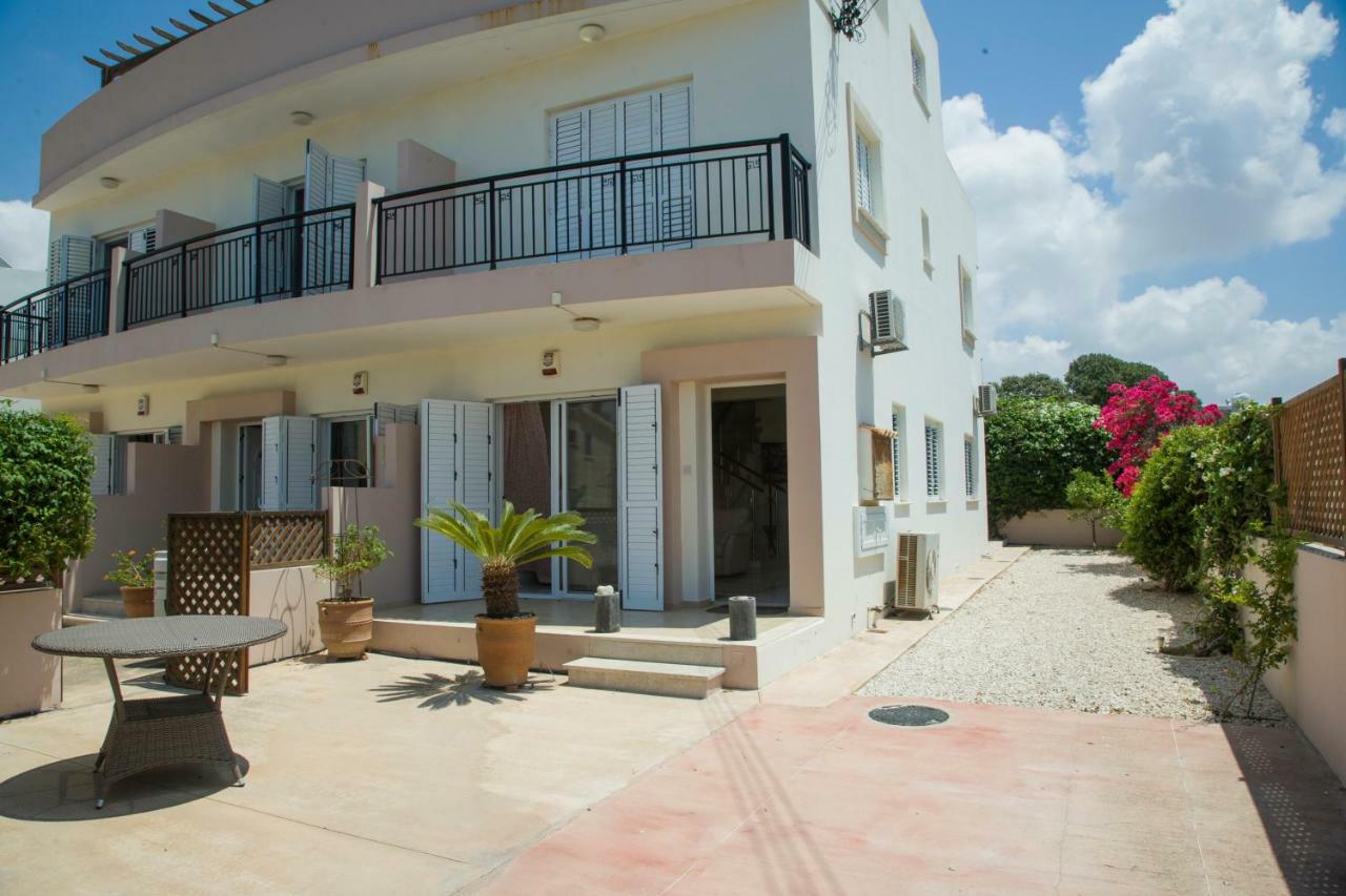 The Paradise Townhouses By Taimoura Paphos Extérieur photo