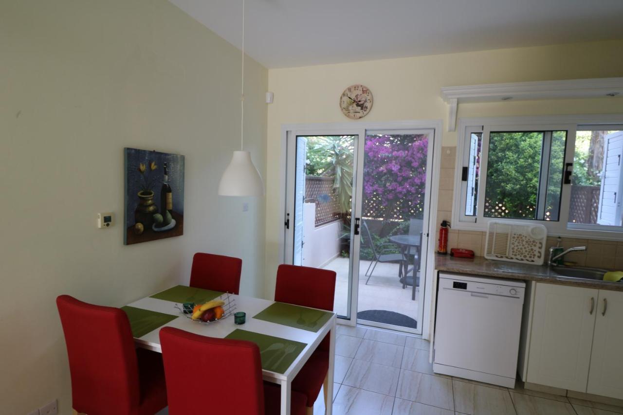 The Paradise Townhouses By Taimoura Paphos Extérieur photo