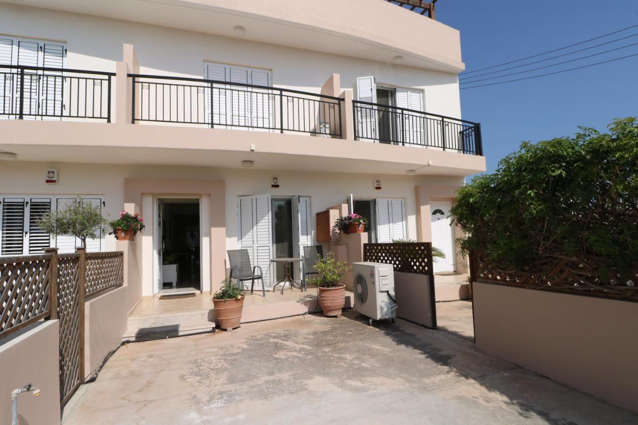 The Paradise Townhouses By Taimoura Paphos Extérieur photo