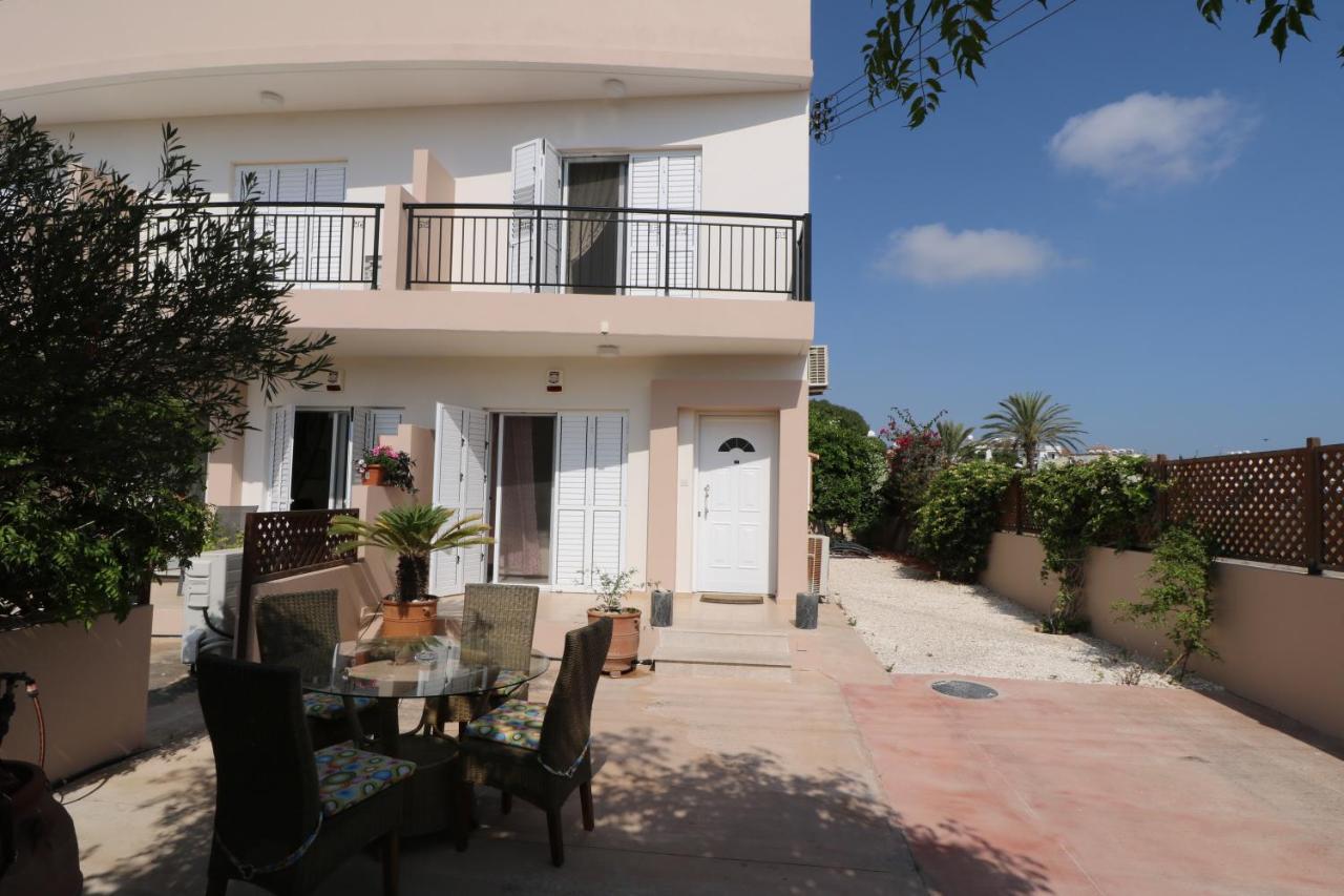 The Paradise Townhouses By Taimoura Paphos Extérieur photo